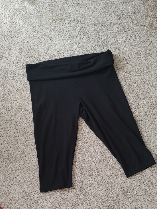 PINK Victoria's Secret Pants - Women's PINK Victoria's Secret Black Fold-Over Waist Capri Leggings